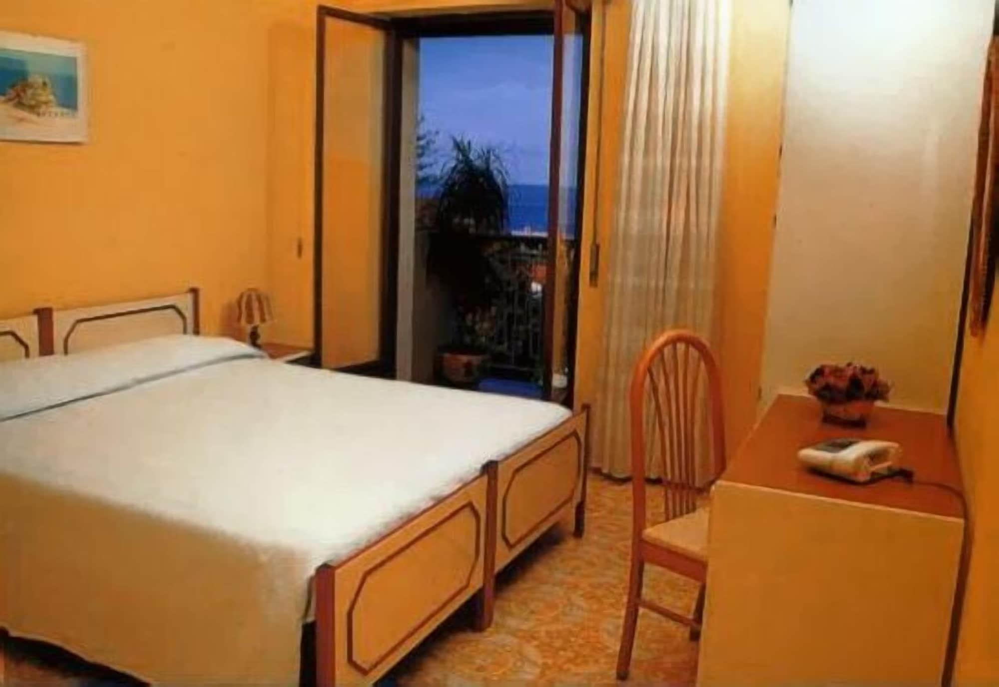 Hotel Virgilio Tropea Restauracja zdjęcie